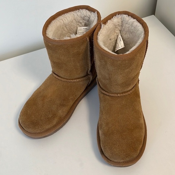 Kids Kookaburra By Ugg’s “Koola” Short Boot In Chestnut Size 2. - Picture 1 of 12